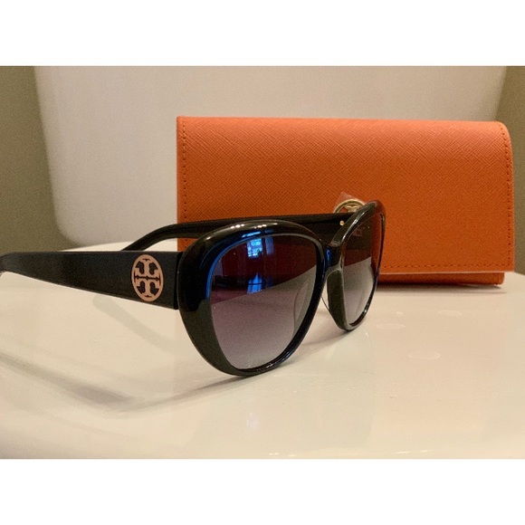 Tory Burch Accessories - Brand new Tory Burch sunglasses